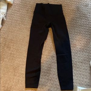 wunder under 7/8 leggings size 4 GREAT CONDITION